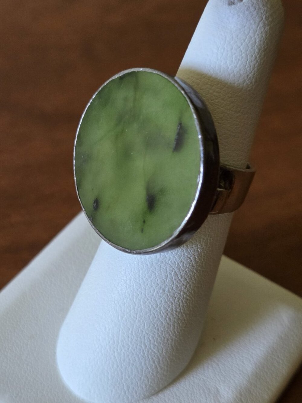 💍Vintage Green Jade Sterling Silver Oval Shape Ring Size 5.75 Green darker Jade
